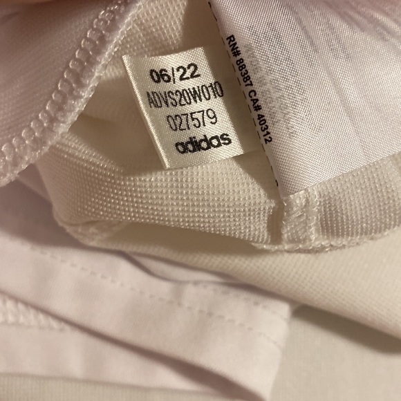 NWT Adidas white golf skort (shorts attached) 2 front pockets, 1 back pocket - Picture 8 of 8
